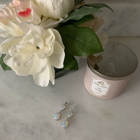 Gorgeous white opal earrings - Picture 2 of 5